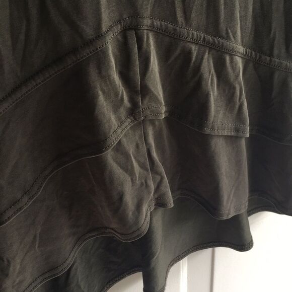 GreenTea ruffle tee size small - Picture 6 of 7